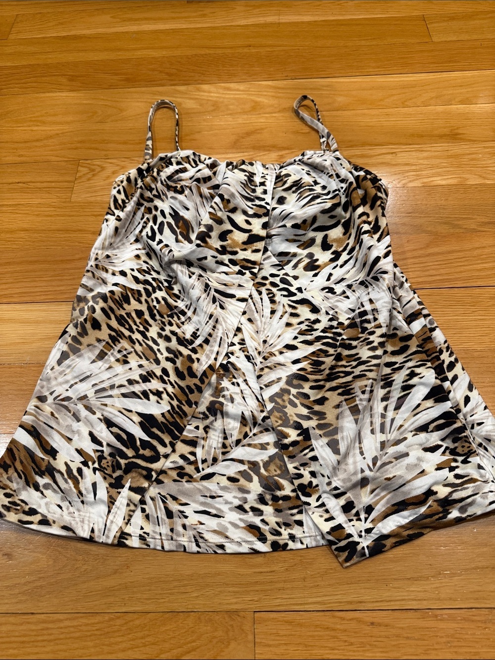 Miraclesuit  women’s tankini  top animal print size 8 .